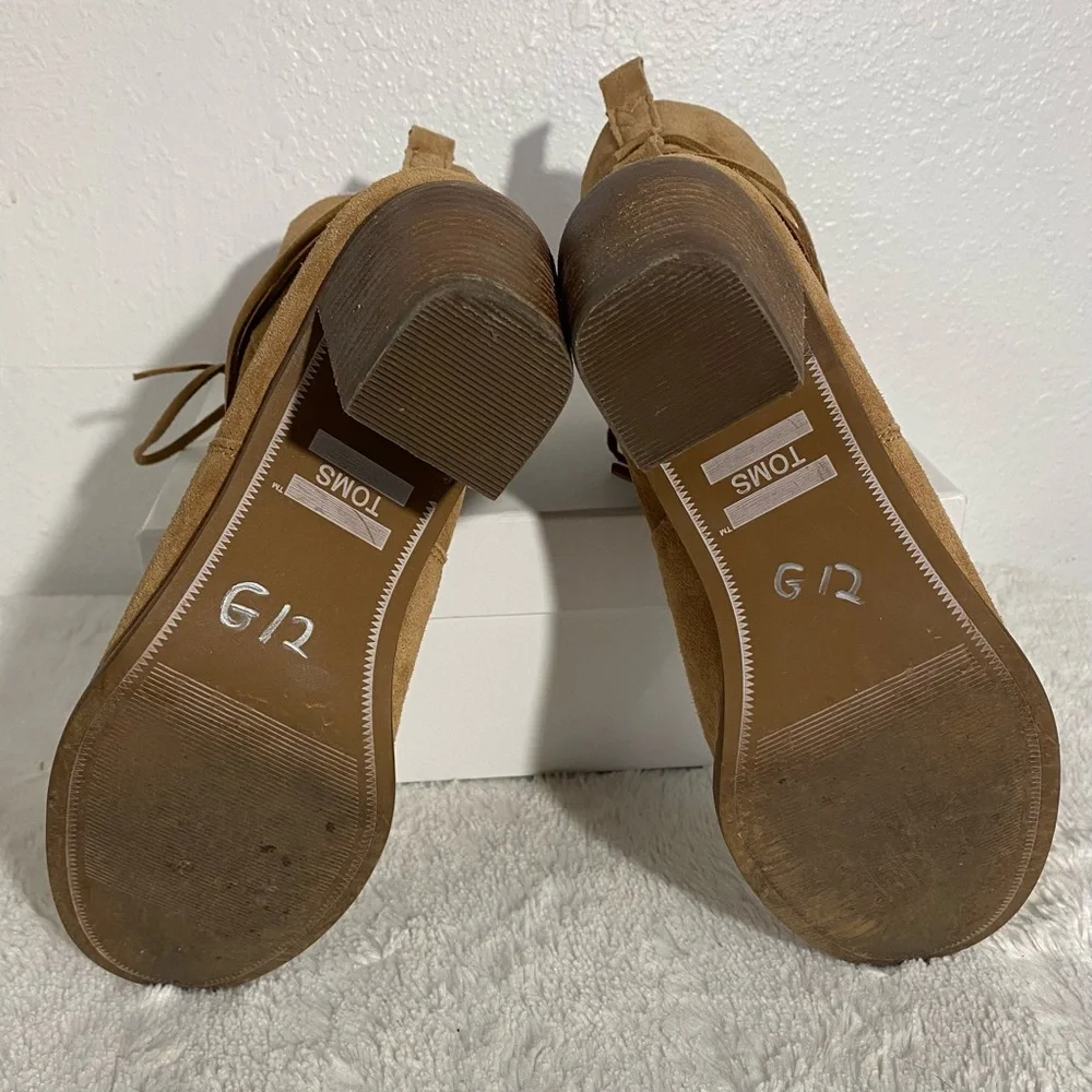 Toms Mila Toffee Suede Ankle Boots Size 7 Pull On Leather Lacing Detail